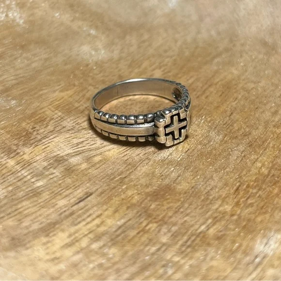 *SOLD* Cross 925 Sterling Silver Ring - Picture 3 of 12